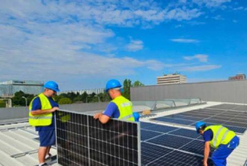 Panouri fotovoltaice – clădire de birouri